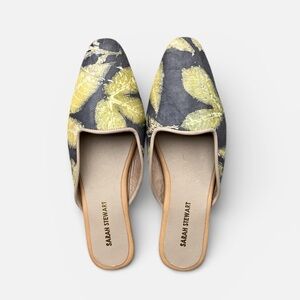 Sarah Stewart Leather Gray & Pear Print Mule Size 8 LIKE NEW